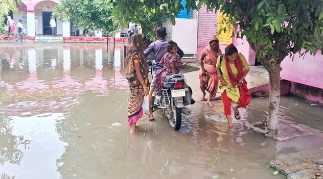 बाइपास के पास भरा बारिश का पानी। संवाद बाइपास के पास भरा बारिश का पानी। संवाद