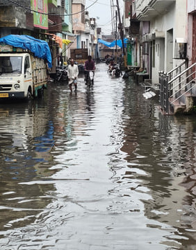 बाइपास के पास भरा बारिश का पानी। संवाद बाइपास के पास भरा बारिश का पानी। संवाद