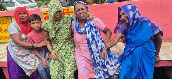 बिलारी के खंडुआ गांव निवासी मृतक संविदा विद्युत कर्मी मनोज राजभर का फाइल फोटो-स्रोत परिजन