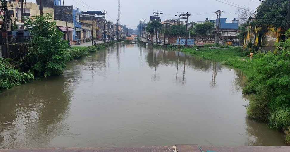 सहारनपुर में हुई बारिश के चलते हुआ अंधेरा सहारनपुर में हुई बारिश के चलते हुआ अंधेरा
