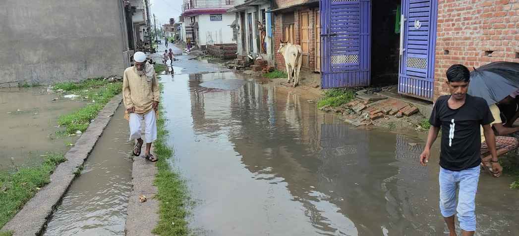 मोहल्ला नई बस्ती में हुआ जलभराव। संवाद मोहल्ला नई बस्ती में हुआ जलभराव। संवाद