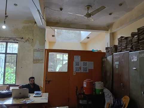 विकास भवन के तीसरे तल पर सहकारिता विभाग के कार्यालय में भरा पानी संवाद विकास भवन के तीसरे तल पर सहकारिता विभाग के कार्यालय में भरा पानी संवाद