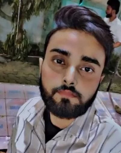 युवक की मौत से गुस्साए परिजनों ने छह सड़का पर लगाया जाम। संवाद