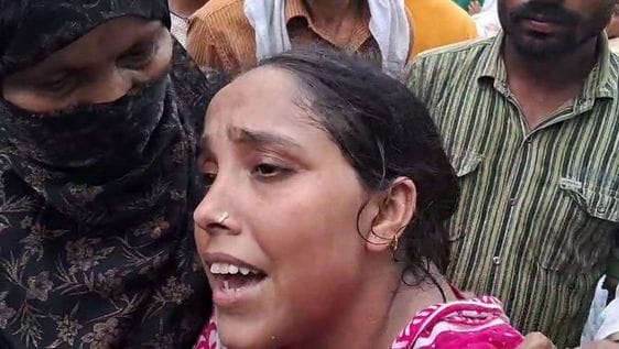 युवक की मौत से गुस्साए परिजनों ने छह सड़का पर लगाया जाम। संवाद
