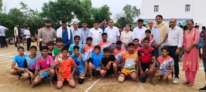 06जेएनडी23-बॉक्सिंग प्रतियोगिता में दमखम दिखाते हुए खिलाड़ी। स्रोत कोच 06जेएनडी23-बॉक्सिंग प्रतियोगिता में दमखम दिखाते हुए खिलाड़ी। स्रोत कोच