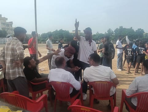 22 कैथल। जाट खेल स्टेडियम में विवाद के दौरान मौजूद नैना गांव के सरकारी स्कूल की खिलाड़ी। संवाद 22 कैथल। जाट खेल स्टेडियम में विवाद के दौरान मौजूद नैना गांव के सरकारी स्कूल की खिलाड़ी। संवाद