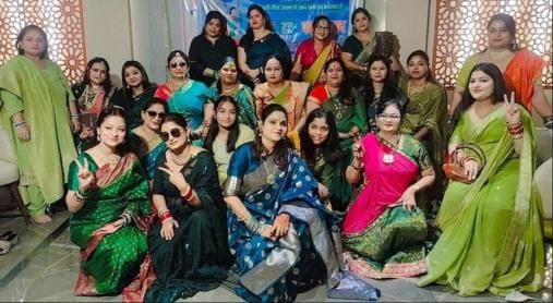 इंदिरानगर में जनकल्याण समिति की ओर से आयोजित तीज महोत्सव में शामिल महिलाएं। इंदिरानगर में जनकल्याण समिति की ओर से आयोजित तीज महोत्सव में शामिल महिलाएं।