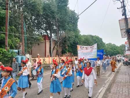 बीसलपुर के राजकीय महा विद्यालय के विद्यार्थियों ने निकाली प्रभातफेरी। स्रोत प्राचार्य बीसलपुर के राजकीय महा विद्यालय के विद्यार्थियों ने निकाली प्रभातफेरी। स्रोत प्राचार्य
