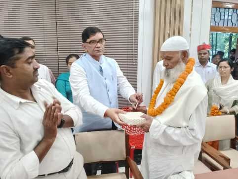 बीसलपुर के राजकीय महा विद्यालय के विद्यार्थियों ने निकाली प्रभातफेरी। स्रोत प्राचार्य बीसलपुर के राजकीय महा विद्यालय के विद्यार्थियों ने निकाली प्रभातफेरी। स्रोत प्राचार्य
