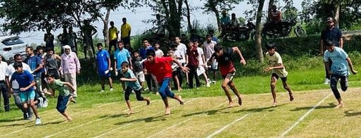 फोटो 16: सोनीपत के खरखौदा के गांव मटिंडू में खंड स्तरीय स्कूल खेल प्रतियोगिता के दौरान शाटपुट म फोटो 16: सोनीपत के खरखौदा के गांव मटिंडू में खंड स्तरीय स्कूल खेल प्रतियोगिता के दौरान शाटपुट म