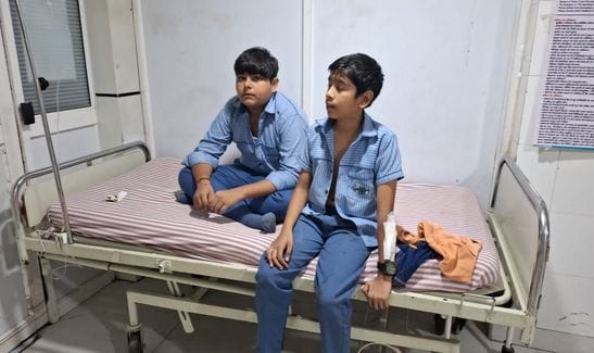 फोटो :10: सोनीपत के नरेला रोड पर ओपी जिंदल ग्लोबल विवि के पास हादसे के बाद निजी अस्पताल में उपच फोटो :10: सोनीपत के नरेला रोड पर ओपी जिंदल ग्लोबल विवि के पास हादसे के बाद निजी अस्पताल में उपच