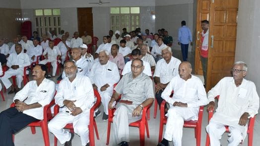 फोटो 16- सोनीपत के गोहाना रोड स्थित छोटू राम धर्मशाला में समारोह के दौरान पद्मश्री डॉ. संतराम 