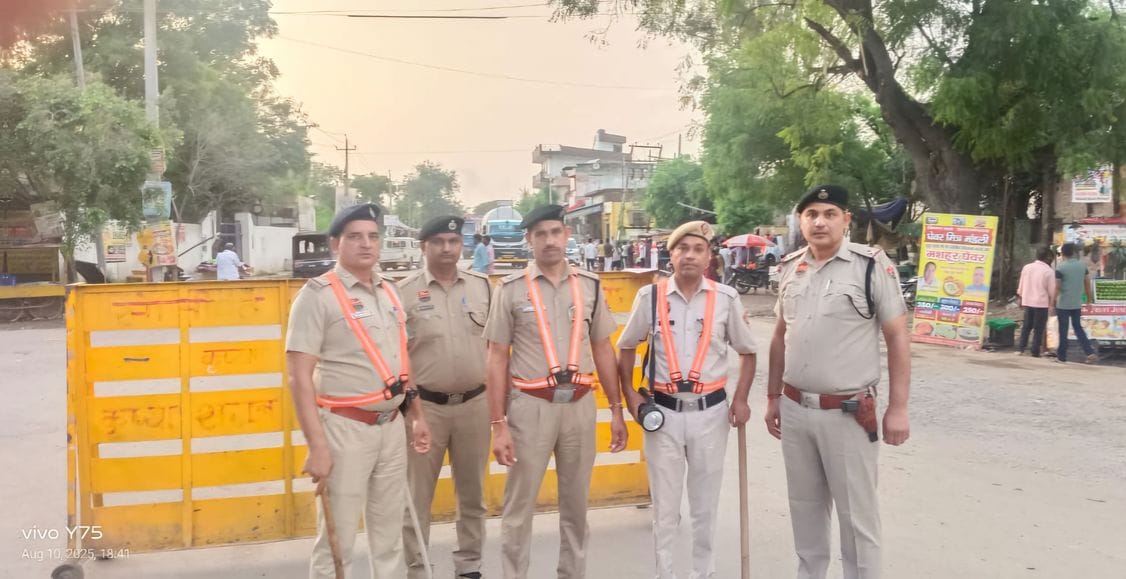 फोटो :26: सोनीपत में एनएच-44 से दिल्ली में भारी वाहनों को जाने से रोकने के लिए बनाया गया रूट प्