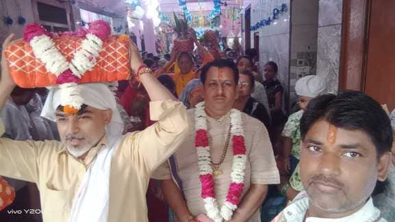 कथा में उपस्थित श्रद्धालु। स्रोत : स्वयं कथा में उपस्थित श्रद्धालु। स्रोत : स्वयं