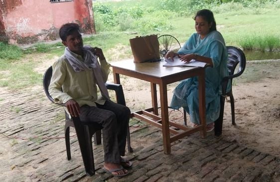 नवीन स्वास्थ्रू केंद्र गिघौल में लटका ताला। संवाद नवीन स्वास्थ्रू केंद्र गिघौल में लटका ताला। संवाद