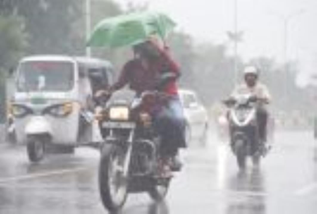 लखनऊ में बारिश।