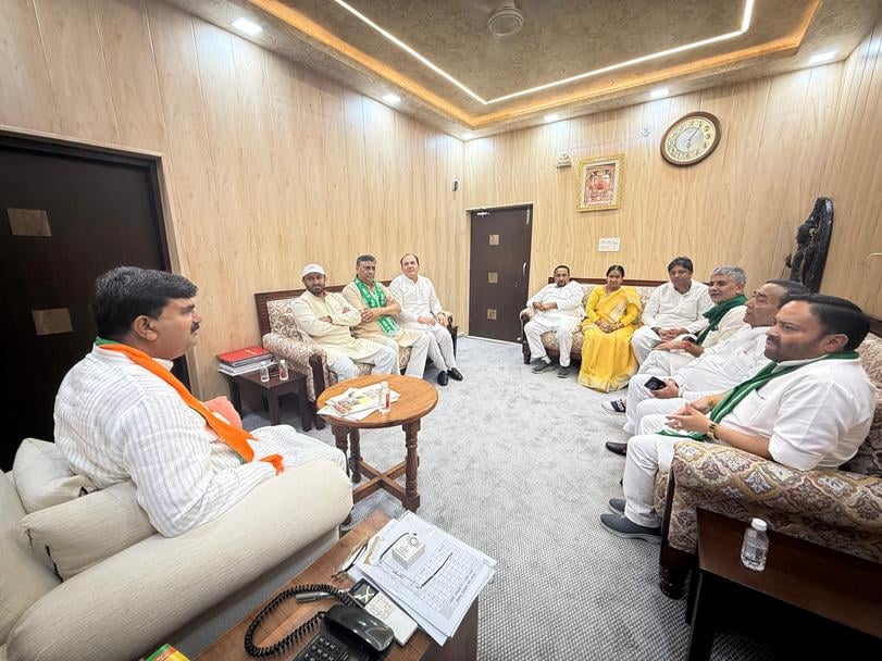 लखनऊ में मुख्यमंत्री योगी आदित्यनाथ के साथ रालोद का प्रतिनिधिमंडल : स्वयं लखनऊ में मुख्यमंत्री योगी आदित्यनाथ के साथ रालोद का प्रतिनिधिमंडल : स्वयं