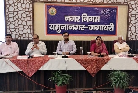 नगर निगम की बैठक में मौजूद मनोनीत पार्षद। संवाद नगर निगम की बैठक में मौजूद मनोनीत पार्षद। संवाद