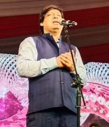 फोटो 12 एमएएचपी 10 परिचय-सांस्कृतिक मंच में कार्यक्रम देखने के लिए जुटी दर्शकों की भीड़। संवाद