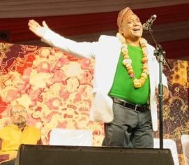 फोटो 12 एमएएचपी 10 परिचय-सांस्कृतिक मंच में कार्यक्रम देखने के लिए जुटी दर्शकों की भीड़। संवाद