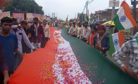 फोटो 13 एमएएचपी 18 परिचय-कस्बा कुलपहाड़ में तिरंगा यात्रा निकालते भाजपाई। संवाद फोटो 13 एमएएचपी 18 परिचय-कस्बा कुलपहाड़ में तिरंगा यात्रा निकालते भाजपाई। संवाद