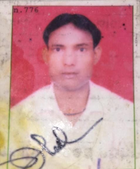 ईश्वरदीन की माैत के बाद रोते-बिलखते परिजन। ईश्वरदीन की माैत के बाद रोते-बिलखते परिजन।