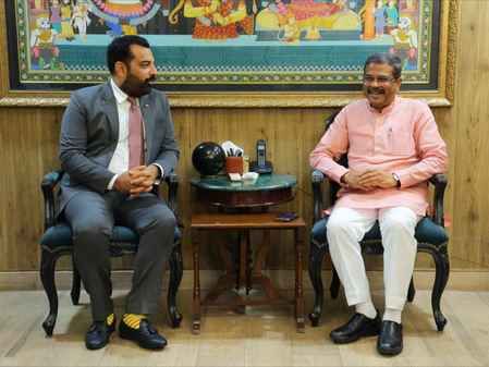 लक्ष्यराज सिंह मेवाड़ ने केंद्रीय मंत्री धर्मेंद्र प्रधान से मुलाकात कर NCERT की बुक में गलतियों