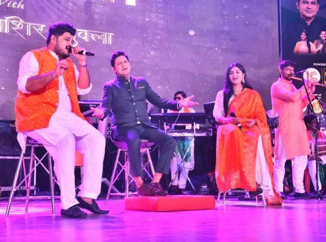 स्वतंत्रता दिवस से पहले आशियाना स्थित बीआर आंबेडकर प्रेक्षागृह में मंगलवार की शाम देशभक्ति के र स्वतंत्रता दिवस से पहले आशियाना स्थित बीआर आंबेडकर प्रेक्षागृह में मंगलवार की शाम देशभक्ति के र