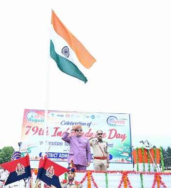 किश्तवाड़ में स्वतंत्रता दिवस से पहले देशभक्ति के जोश के साथ फुल ड्रेस रिहर्सल का आयोजन किश्तवाड़ में स्वतंत्रता दिवस से पहले देशभक्ति के जोश के साथ फुल ड्रेस रिहर्सल का आयोजन