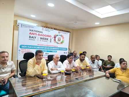 सीसीएसयू के तिलक पत्रकारिता स्कूल में एंटी रैगिंग वीक पर कार्यक्रम का आयोजन किया गया। स्रोत : स