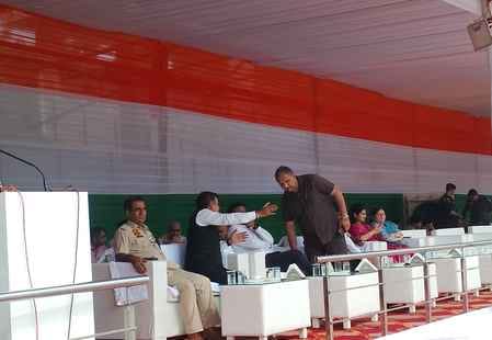 शिवाजी स्टेडियम में फाइनल रिहर्सल में सांस्कृतिक कार्यक्रम की प्रस्तुति देते बच्चे। संवाद शिवाजी स्टेडियम में फाइनल रिहर्सल में सांस्कृतिक कार्यक्रम की प्रस्तुति देते बच्चे। संवाद