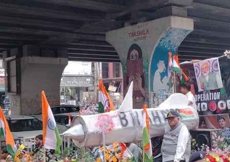 तिरंगा यात्रा में शामिल हुए विधायक प्रमोद विज व जिलाध्यक्ष दुष्यंत भट्ट। संवाद