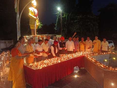 आज दिनांक 14 अगस्त 2025 का साय 7:00 बजे दैनिकअमर उजाला के सफल प्रोग्राम मां तुझे प्रणाम के अंत आज दिनांक 14 अगस्त 2025 का साय 7:00 बजे दैनिकअमर उजाला के सफल प्रोग्राम मां तुझे प्रणाम के अंत