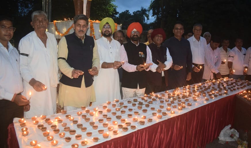 आज दिनांक 14 अगस्त 2025 का साय 7:00 बजे दैनिकअमर उजाला के सफल प्रोग्राम मां तुझे प्रणाम के अंत आज दिनांक 14 अगस्त 2025 का साय 7:00 बजे दैनिकअमर उजाला के सफल प्रोग्राम मां तुझे प्रणाम के अंत