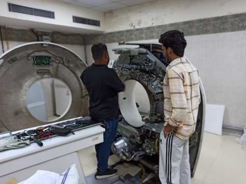 आयुष विंग को जाने वाले रैंप की रेलिंग: संवाद