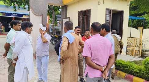 कुरुक्षेत्र। घटना के बाद मौके पर पहुंची डायल 112 की टीम। संवाद कुरुक्षेत्र। घटना के बाद मौके पर पहुंची डायल 112 की टीम। संवाद
