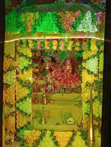 डिबाई के ग्लोबल किड्स प्ले स्कूल में राधा-कृष्ण बने बच्चे। स्रोत: संस्थान डिबाई के ग्लोबल किड्स प्ले स्कूल में राधा-कृष्ण बने बच्चे। स्रोत: संस्थान
