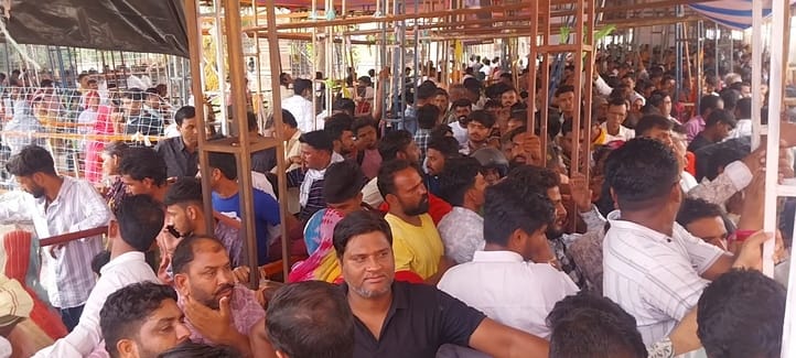 जन्माष्टमी पर श्री सांवलियाजी मंदिर में उमड़ा आस्था का सैलाब। जन्माष्टमी पर श्री सांवलियाजी मंदिर में उमड़ा आस्था का सैलाब।