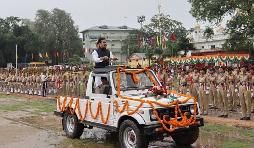 नाहन के चौगान में स्वतंत्रता दिवस पर कार्यक्रम प्रस्तुत करते स्कूली बच्चे। संवाद