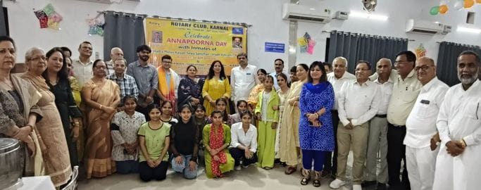 10.. .. ... नई अनाज मंडी में स्वतंत्रता दिवस पर आयोजित कार्यक्रम में अपनी प्रस्तुति देते दून इं 10.. .. ... नई अनाज मंडी में स्वतंत्रता दिवस पर आयोजित कार्यक्रम में अपनी प्रस्तुति देते दून इं
