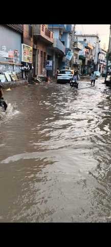 31 सोनीपत के सेक्टर 15 में बारिश के दौरान सड़क पर भरे पानी से गुजरता कार सवार। संवाद 31 सोनीपत के सेक्टर 15 में बारिश के दौरान सड़क पर भरे पानी से गुजरता कार सवार। संवाद