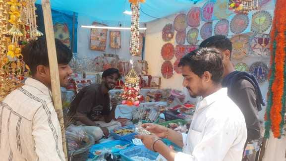 जन्माष्टी के मौके पर बाबा विश्वनाथ मंदिर में दर्शन के लिए उमड़ी भीड़। संवाद जन्माष्टी के मौके पर बाबा विश्वनाथ मंदिर में दर्शन के लिए उमड़ी भीड़। संवाद