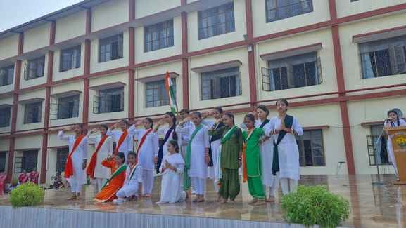 डाॅ. सुदामा प्रसाद बाल विद्या मन्दिर कन्या इंटर काॅलेज में कार्यक्रम प्रस्तुत करते बच्चे। स्रोत डाॅ. सुदामा प्रसाद बाल विद्या मन्दिर कन्या इंटर काॅलेज में कार्यक्रम प्रस्तुत करते बच्चे। स्रोत