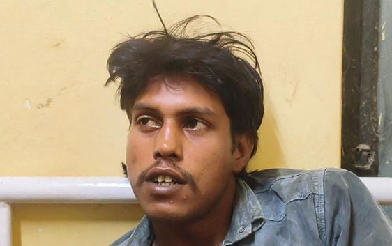 घटनास्थल का निरीक्षण करते बरेली एडीजी रमित शर्मा, डीआईजी अजय साहनी व एसएसपी डॉ. ब्रजेश सिंह। सं घटनास्थल का निरीक्षण करते बरेली एडीजी रमित शर्मा, डीआईजी अजय साहनी व एसएसपी डॉ. ब्रजेश सिंह। सं