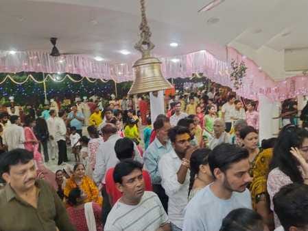 जन्माष्टी के मौके पर बाबा विश्वनाथ मंदिर में दर्शन के लिए उमड़ी भीड़। संवाद जन्माष्टी के मौके पर बाबा विश्वनाथ मंदिर में दर्शन के लिए उमड़ी भीड़। संवाद