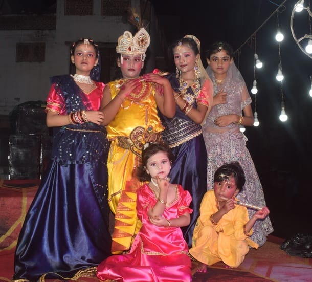 राधा गोविन्द मंडप में हुआ जन्माष्टमी के आयोजन में झूमते श्रद्धालु.......संवाद