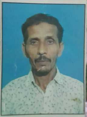 बाबरी के बंतीखेड़ा में मजदूर की मौत के बाद जमा लोग। संवाद बाबरी के बंतीखेड़ा में मजदूर की मौत के बाद जमा लोग। संवाद