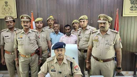फोटो-10, घटनास्थल से बरामद किए गए बने व अधबने असलहा। स्रोत पुलिस फोटो-10, घटनास्थल से बरामद किए गए बने व अधबने असलहा। स्रोत पुलिस