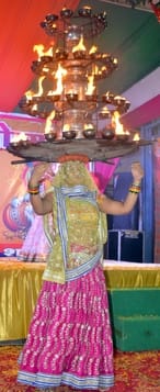 हसनपुर लुहारी में  श्री कृष्ण जन्माष्टमी के कार्यक्रम में मौजूद श्रद्धालु । संवाद