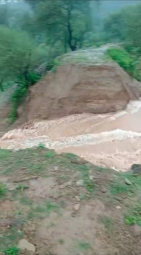 काठगढ़ में बारिश के दौरान गिरा मकान। संवाद काठगढ़ में बारिश के दौरान गिरा मकान। संवाद
